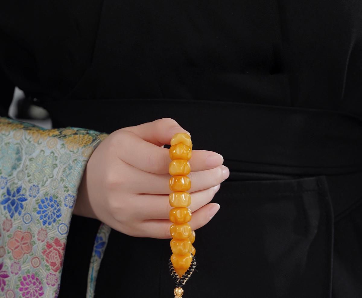 Tibetan Yak Bone Bracelet with Six-Word Mantra Bead – Handmade Buddhist Mala for Men