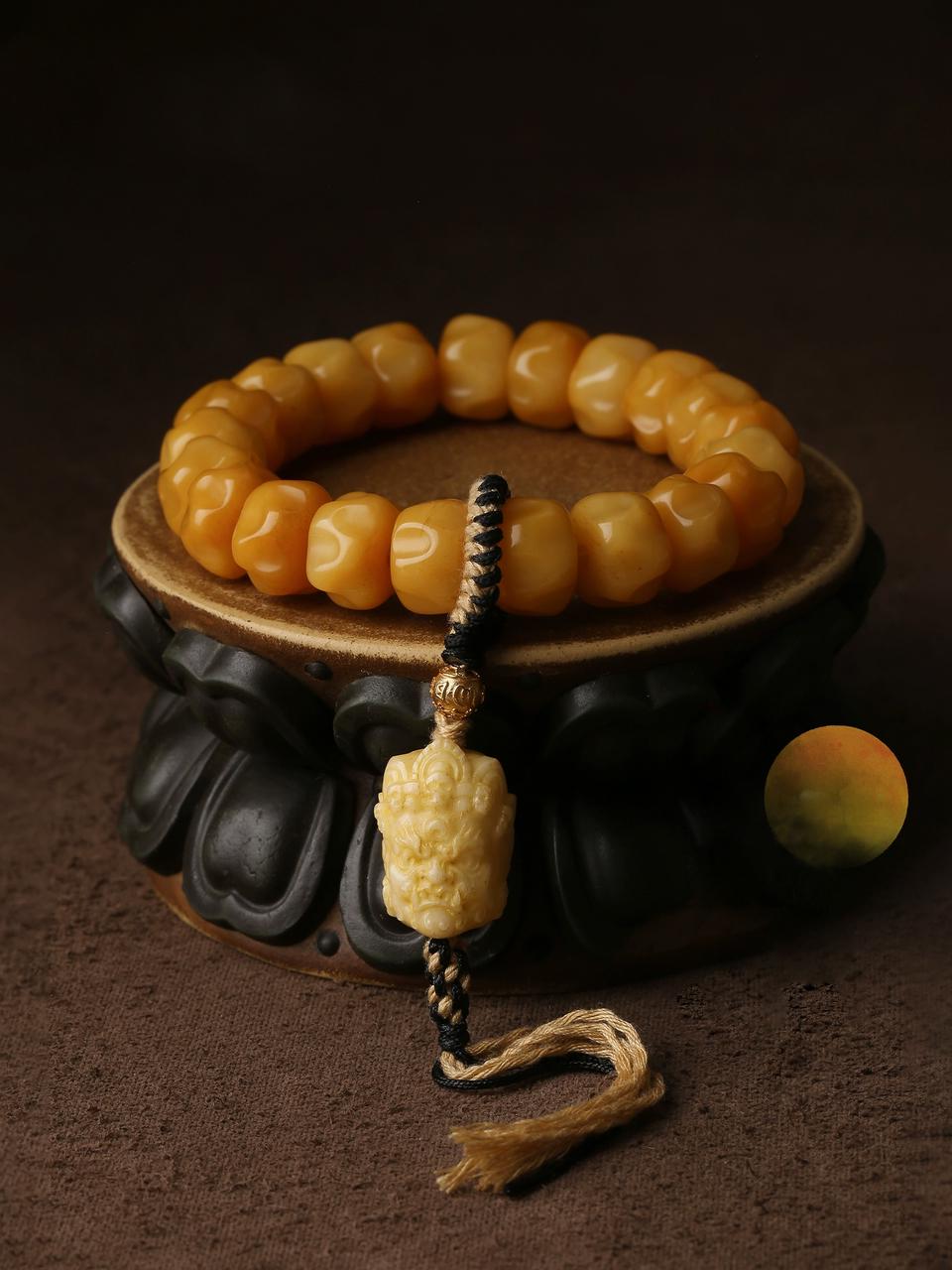 Tibetan Yak Bone Bracelet with Six-Word Mantra Bead – Handmade Buddhist Mala for Men
